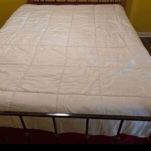 linenspa down alternative microfiber queen comforter